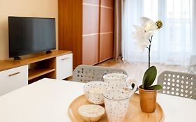 Apartament z Garażem blisko Lotniska